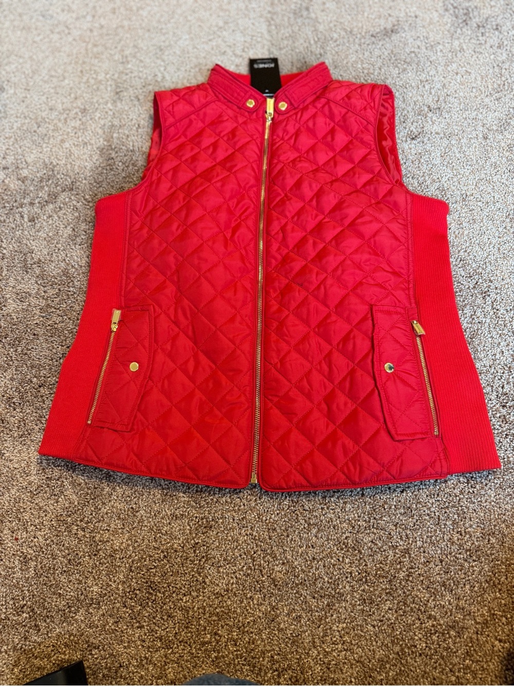 Jones New York Quilted Red Sleeveless Vest with Gold Hardware NWT SZ MEDIUM